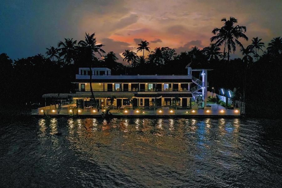 Vembanad Village Backwater Resort Alappuzha Esterno foto
